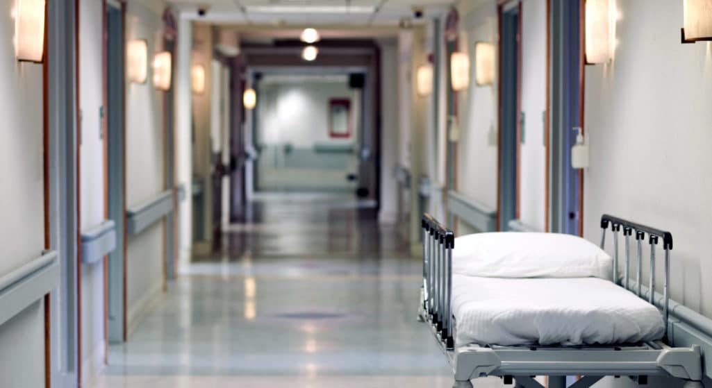 «Εικόνα κατάρρευσης» εμφανίζει το Δημόσιο Σύστημα Ψυχικής Υγείας στη χώρα μας, καταγγέλλει η Πανελλήνια Ομοσπονδία Εργαζομένων στα Δημόσια Νοσοκομεία (ΠΟΕΔΗΝ), με αφορμή την επίσκεψη του υπουργού Υγείας κ. Βασίλη Κικίλια ανήμερα των Χριστουγέννων στο Ψυχιατρικό Νοσοκομείο Αττικής.