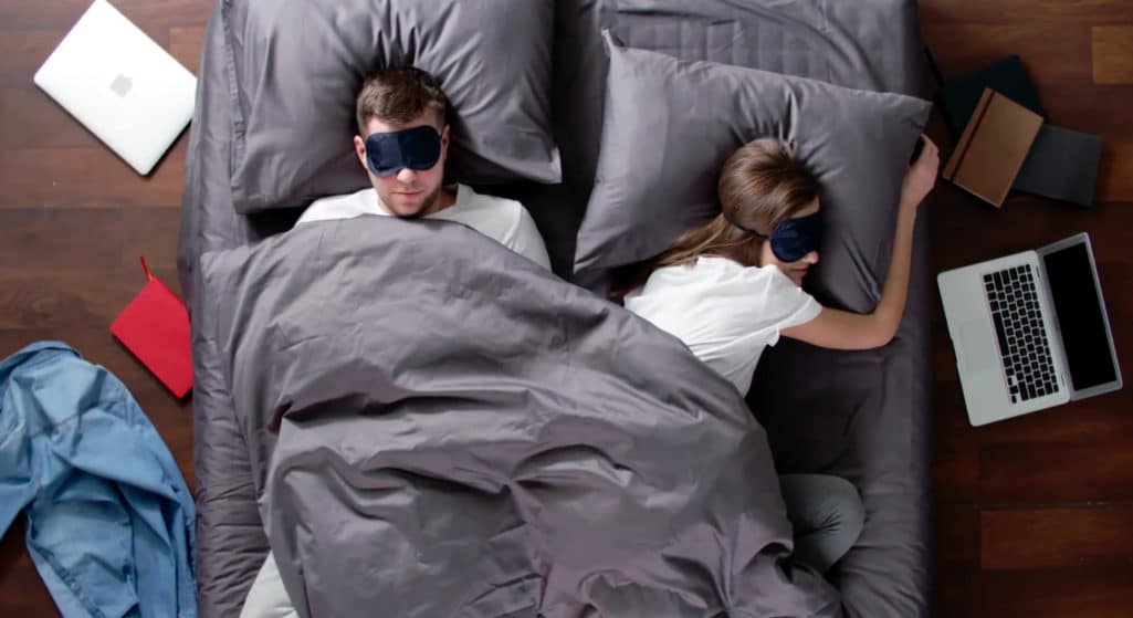 Ένας στους τρεις ανθρώπους δεν κοιμάται καλά, όπως προειδοποιεί το ΕΚΠΑ, ειδικότερα κατά τη διάρκεια της πανδημίας κορωνοϊού.