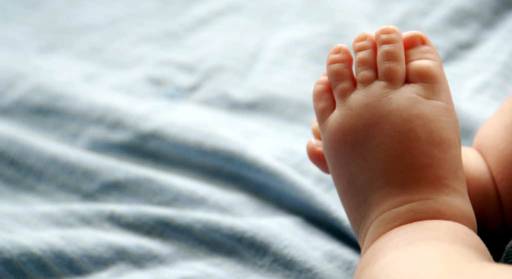 Κατατέθηκε στη Βουλή το νομοσχέδιο του υπουργείου Εργασίας και Κοινωνικών Υποθέσεων με το οποίο θεσπίζεται, μεταξύ άλλων, το επίδομα γέννας, ύψους 2.000 ευρώ, για κάθε παιδί που γεννιέται στην Ελλάδα από την 01/01/20.