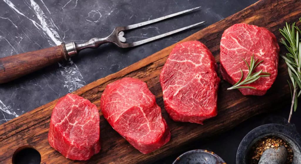 Η αύξηση κατανάλωσης στο κόκκινο κρέας, ιδιαίτερα του επεξεργασμένου, αυξάνει επίσης τον κίνδυνο πρόωρου θανάτου από σοβαρές νόσους, σύμφωνα με μια νέα μεγάλη αμερικανο-κινεζική επιστημονική έρευνα.