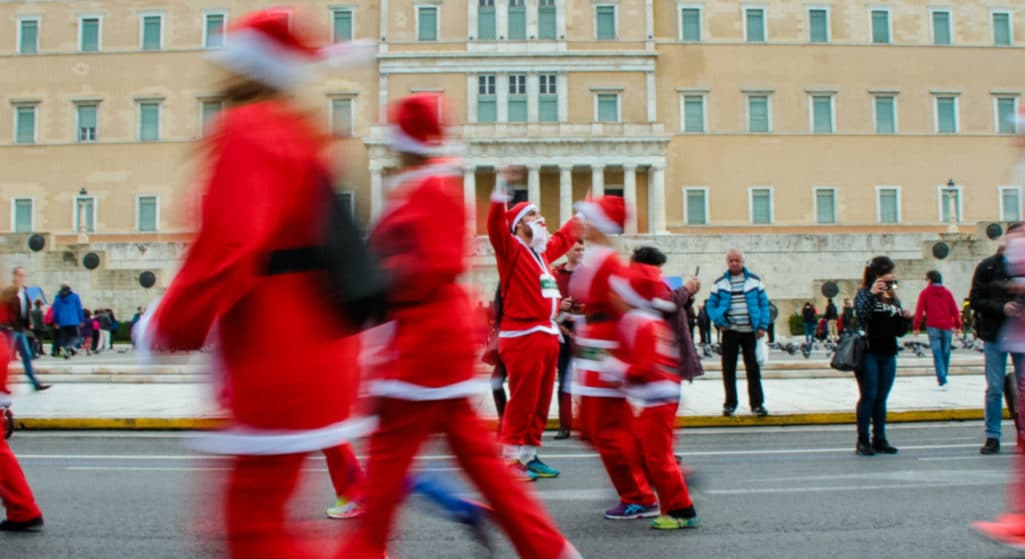 Ο πιο διασκεδαστικός, χριστουγεννιάτικος αγώνας δρόμου της χώρας, το Santa Run, επιστρέφει στο κέντρο της Αθήνας, από το Holmes Place