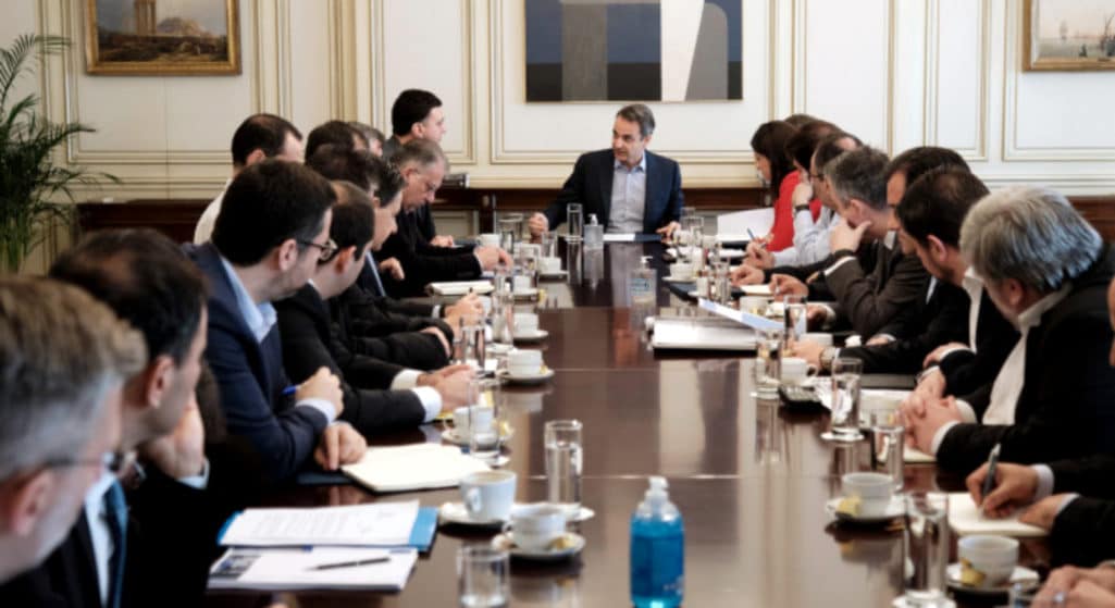 Σύσκεψη για το πρόβλημα του κορωνοϊού πραγματοποιήθηκε σήμερα στο Μέγαρο Μαξίμου υπό τον Πρωθυπουργό Κυριάκο Μητσοτάκη.