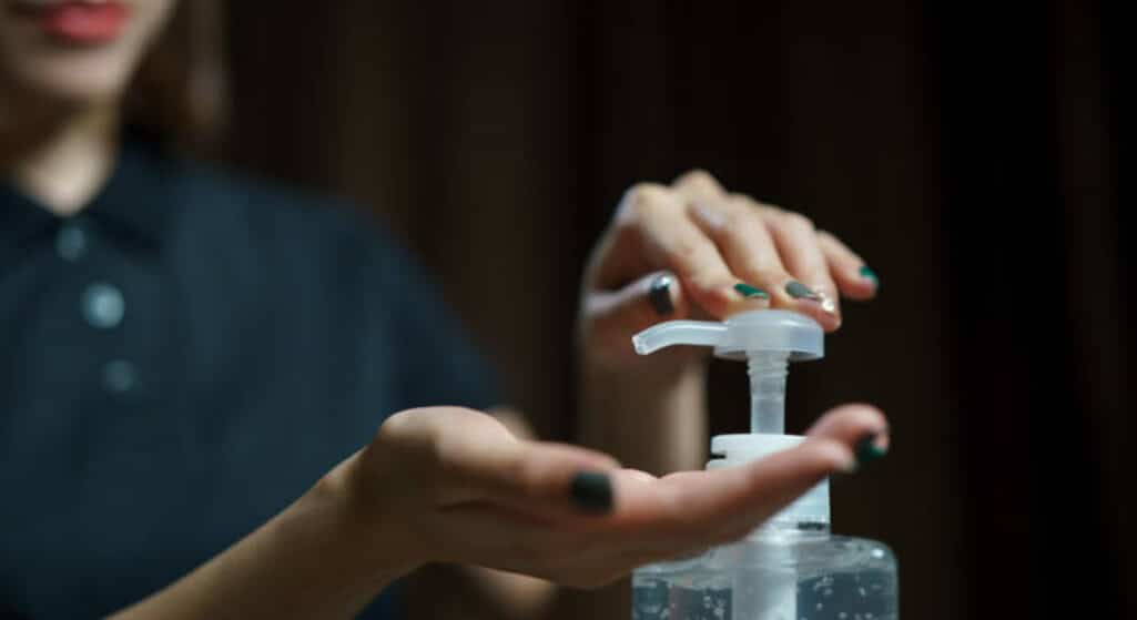 Την απαγόρευση διακίνησης και διάθεσης του αντισηπτικού gel χεριών LAVITA αποφάσισε ο Εθνικός Οργανισμός Φαρμάκων (ΕΟΦ).