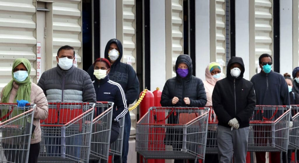 Έρχονται αλλαγές στα μέτρα που έχουν θεσπιστεί για τον κορωνοϊό, καθώς οι καταναλωτές δεν υποχρεούνται, πλέον, σε εμπορικά κέντρα να φορούν μάσκα