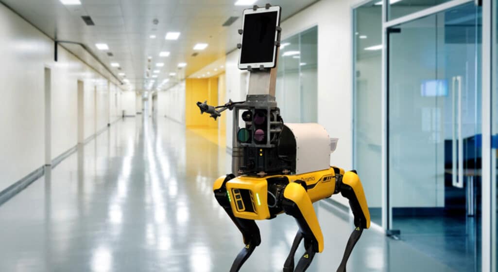 Νοσοκομείο στη Μασαχουσέτη βρήκε νέα δουλειά για τον Spot, το ρομπότ που μοιάζει με σκύλο της Boston Dynamics: να κάνει τον γιατρό.