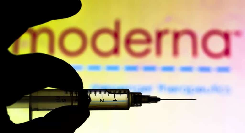 Το εμβόλιο της φαρμακοβιομηχανίας Moderna για την Covid-19 παρήγαγε αντισώματα τα οποία εξακολουθούσαν να υπάρχουν για 90 ημέρες μετά τον εμβολιασμό, μια θετική είδηση την ώρα που πολλές χώρες εξετάζουν αν θα το εγκρίνουν.