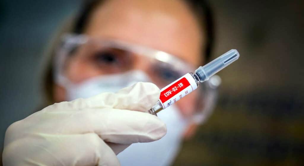 Εθελοντές σε όλο τον κόσμο προσφέρθηκαν να συμμετάσχουν σε μελέτες και δοκιμές εμβολίων για τον κορωνοϊό που αναπτύσσει η φαρμακευτική επιχείρηση Pfizer σε συνεργασία με την BioNTech, προκειμένου να δοθεί τέλος στην πανδημία που μαστίζει τον πλανήτη.