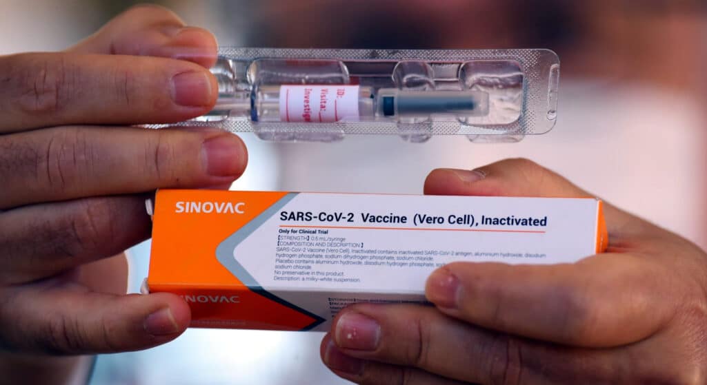 Η Τουρκία άρχισε να χορηγεί τα εμβόλια κατά της νόσου COVID-19 της κινεζικής Sinovac σε εργαζόμενους στον τομέα υγείας