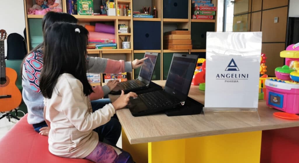 Η Angelini Pharma Hellas προχώρησε σε δωρεά τεχνολογικού εξοπλισμού προς «Το Χαμόγελο του Παιδιού» για την ενίσχυση της τηλεκπαίδευσης των παιδιών, στο πλαίσιο ενεργειών Εταιρικής Υπευθυνότητας που υλοποιεί η εταιρεία