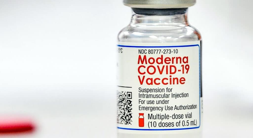 Η Ευρωπαϊκή Επιτροπή ανακοίνωσε πως κατέληξε σε συμφωνία με τη Moderna για την προμήθεια φέτος 150 εκατομμυρίων επιπλέον δόσεων του εμβολίου της κατά της Covid-19