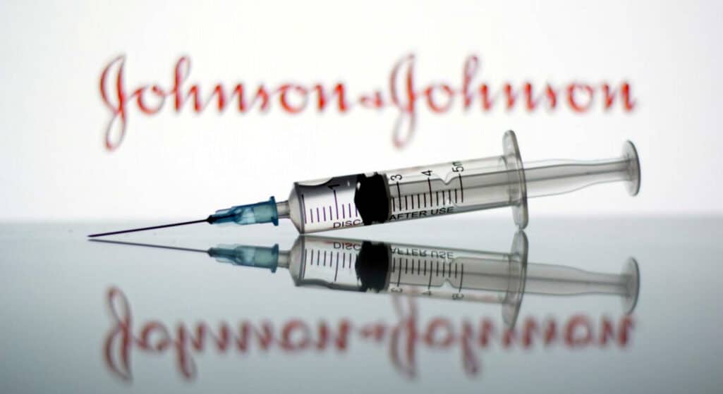 Το μονοδοσικό εμβόλιο της Johnson & Johnson «μπήκε» από σήμερα Τετάρτη, στη μάχη κατά του κορωνοϊού στη χώρα μας.