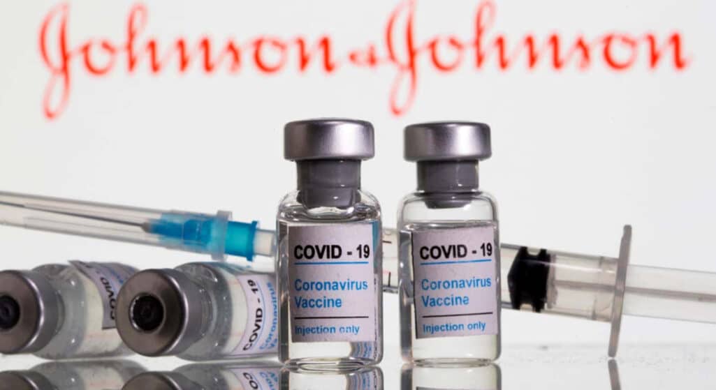 Ο EMA βρίσκει πιθανή τη σύνδεση με πολύ σπάνιες περιπτώσεις ασυνήθιστων θρομβώσεων με χαμηλά αιμοπετάλια, αναφορικά με το εμβόλιο της Johnson & Johnson.