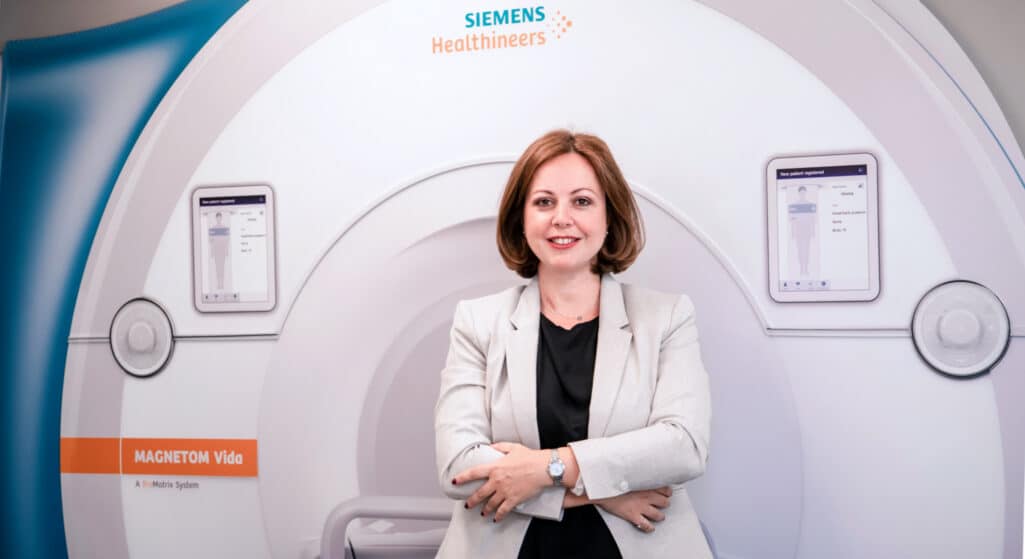 «Ένας οργανισμός όπως είναι η Siemens Healthineers είναι σε θέση να δημιουργεί ευκαιρίες για τους εργαζομένους της αρκεί να αισθάνονται και οι ίδιοι έτοιμοι να ανταποκριθούν σε νέες προκλήσεις» όπως τονίζει η Διευθύντρια Ανθρωπίνου Δυναμικού, Κωνσταντίνα Σαββοπούλου μιλώντας στο healthpharma.gr με αφορμή τη διάκριση που απέσπασε στη φετινή αξιολόγηση του Great Place to Work 2021.