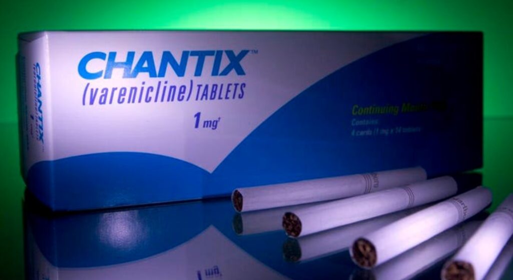 Κλιμακώνεται ο πονοκέφαλος της Pfizer για το δημοφιλές φάρμακο διακοπής του καπνίσματος Chantix, καθώς ενώ η φαρμακοβιομηχανία ανακάλεσε περισσότερες από δώδεκα παρτίδες στις ΗΠΑ και σταμάτησε την παγκόσμια διανομή αυτό το καλοκαίρι, προχωρά σε ανάκληση όλων των παρτίδων στις ΗΠΑ.
